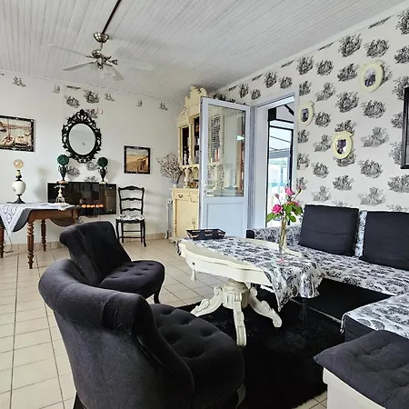 Maison Confortable Avec Veranda Et Jardin, 4 Pers, Animaux Sur Demande - Fr-1-476-88 בית נופש *