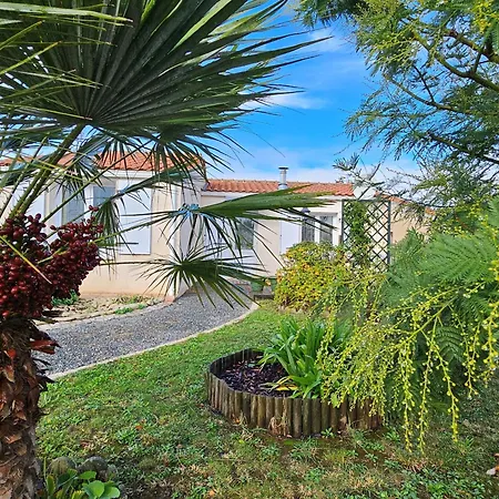 Дом отдыха Maison Confortable Avec Veranda Et Jardin, 4 Pers, Animaux Sur Demande - Fr-1-476-88 *