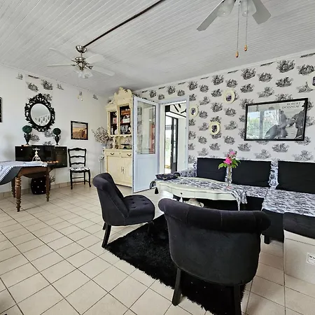 Holiday home Maison Confortable Avec Veranda Et Jardin, 4 Pers, Animaux Sur Demande - Fr-1-476-88